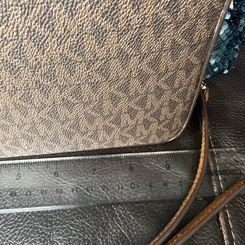 Michael Kors EW Crossbody Bag - Picture 5 of 7